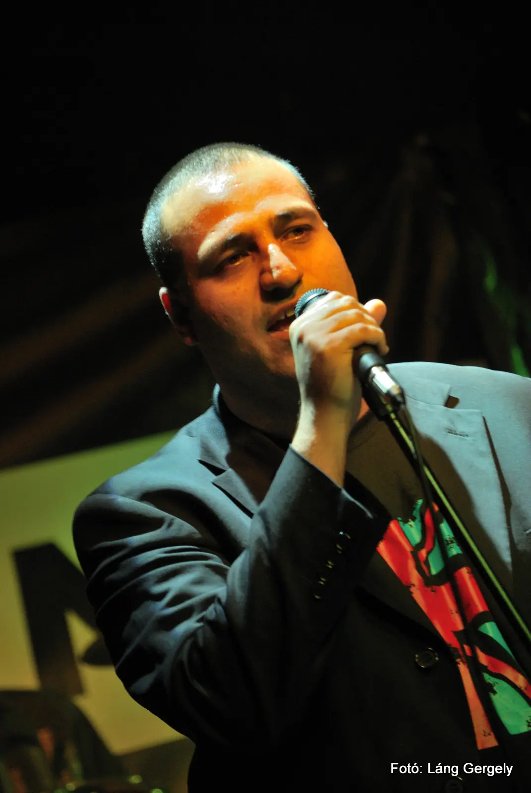 David singing live!